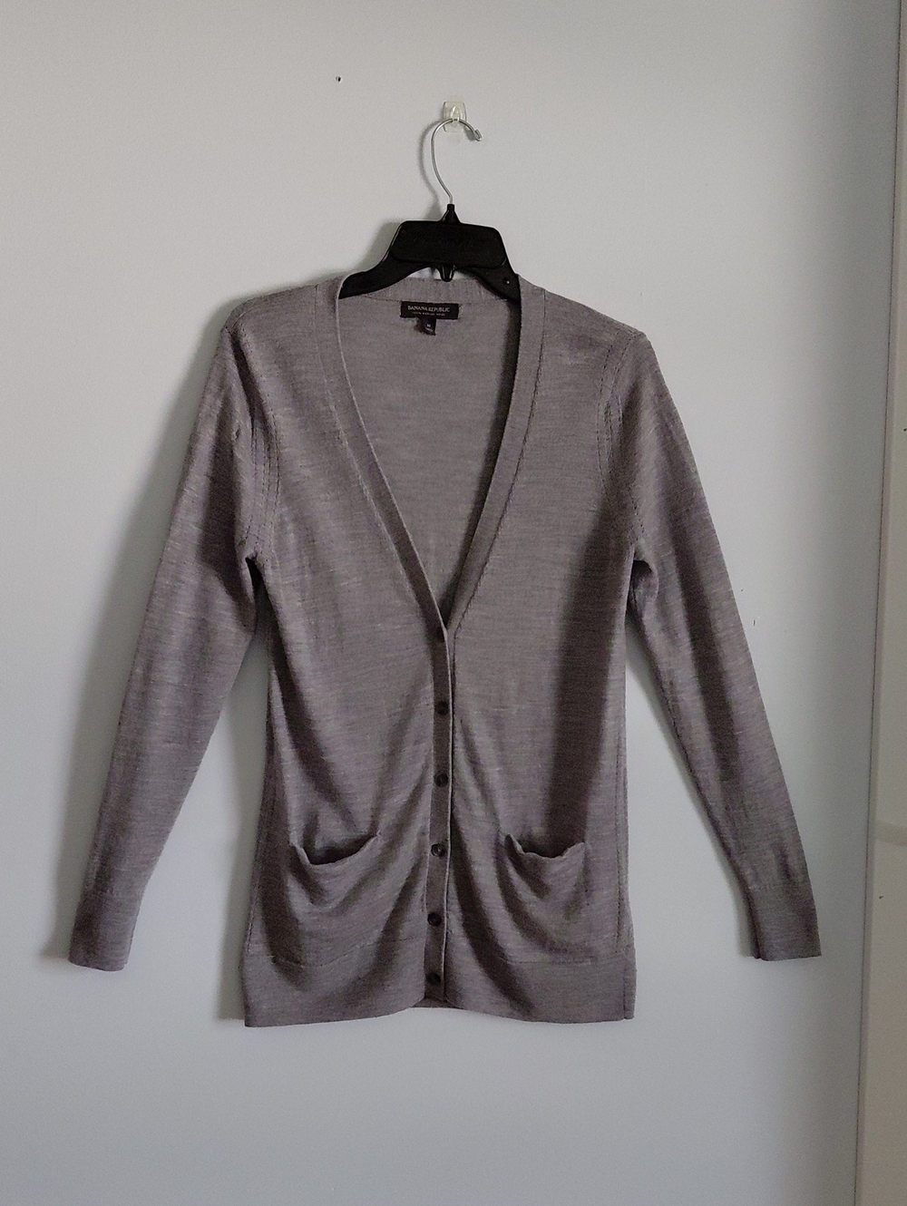 Banana Republic 100% Merino Wool Light Gray V Neck Button Front Cardigan M